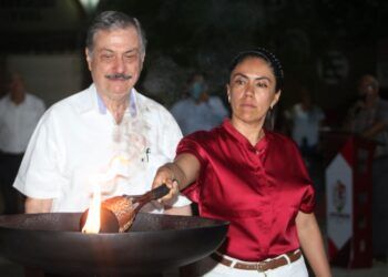 Apatzingán Recibe Con Orgullo El Fuego Patrio 2025