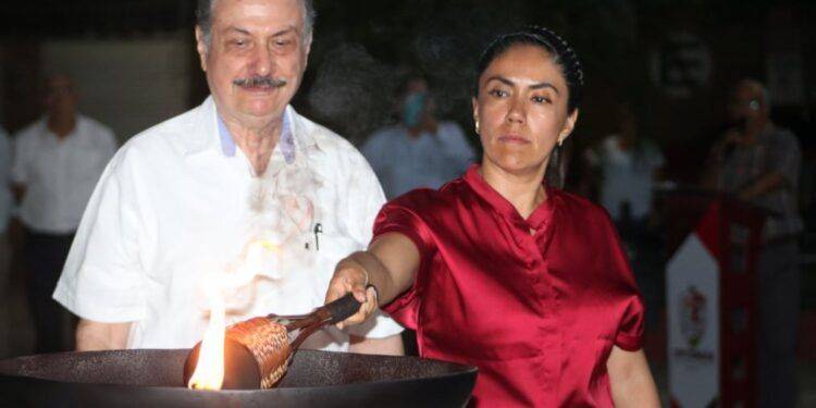 Apatzingán recibe con orgullo el Fuego Patrio 2025 1 Apatzingán recibe con orgullo el Fuego Patrio 2025