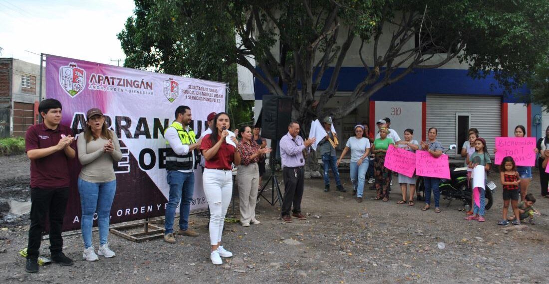 Arranca Fanny Arreola Obra De Pavimentación Integral En La Florida De Apatzingán