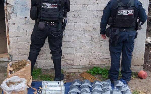 Asegurados 4 cilindros explosivos, pólvora y marihuana en Zinapécuaro: SSP 1 Por delitos contra el ambiente, Fiscalía General realiza tres cateos en Zinapécuaro