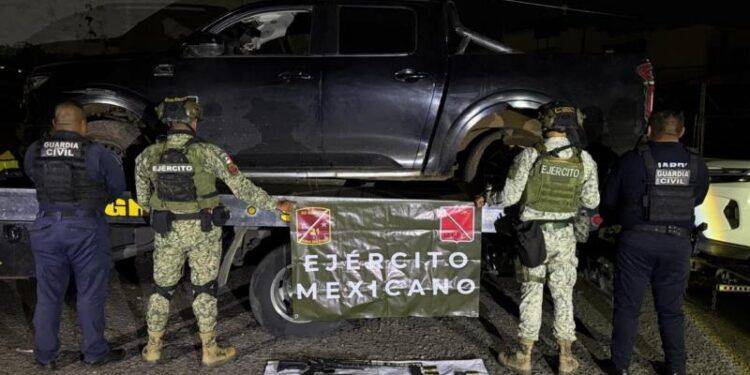Aseguran dos armas largas, vehículos y más de 400 cargadores en Quiroga 1 Su celular, hunde al secretario de Jiquilpan; La sombra del “Ejército Purépecha”