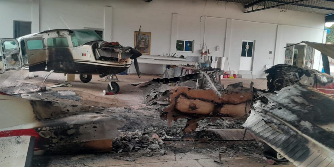 Incendio por Cortocircuito Reduce a Chatarra un Vehículo en Múgica