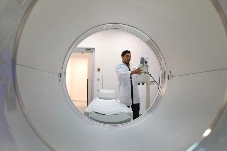 Bedolla Pone En Marcha Equipo De Vanguardia Para Detectar Y Tratar El Cáncer En Michoacán 20 Vinculado A Proceso, Policía Municipal De Zamora, Presunto Responsable De Violación En Agravio De Una Adolescente