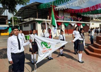 Comunidad Cecytem Muestra Su Patriotismo En El 215 Aniversario De La Independencia De México