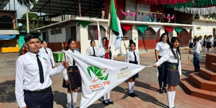 Comunidad Cecytem muestra su patriotismo en el 215 aniversario de la Independencia de México 1 Comunidad Cecytem muestra su patriotismo en el 215 aniversario de la Independencia de México