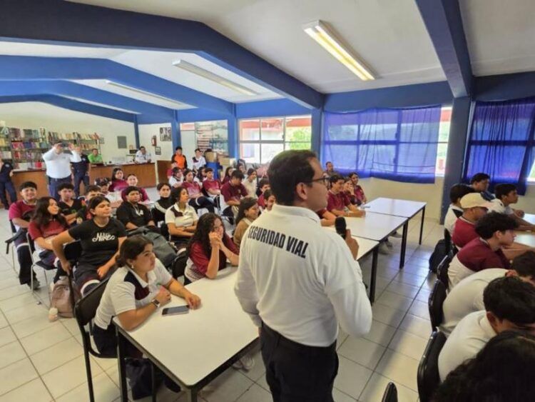 Familiares De Desaparecidos En Peribán Bloquean Carreteras; Exigen Respuestas De Autoridades