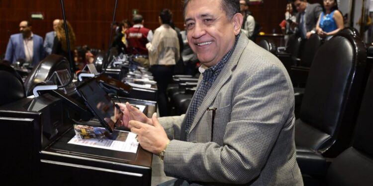 Presenta Alfonso Martínez Programa “Mujeres Al Volante”