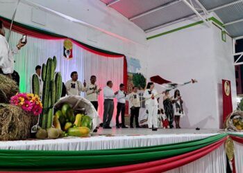 Roba Grupo Armado Camioneta A La Ex Diputada Brenda Fraga, En Uruapan