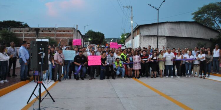 Familiares De Desaparecidos En Peribán Bloquean Carreteras; Exigen Respuestas De Autoridades