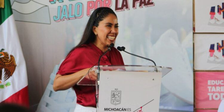 Fanny Arreola refrenda compromiso con la educación con el programa “Jalo a estudiar” 1 Ejecutan a joven motociclista, en Uruapan; ya son 14 en este mes