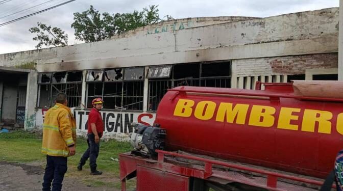 Incendio Provocado Por Indigente En Bodega Abandonada De Apatzingán