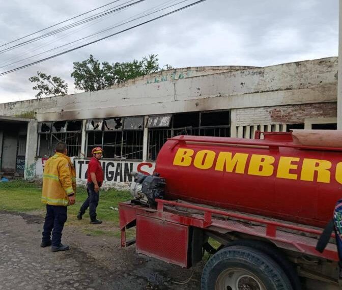 Incendio Provocado Por Indigente En Bodega Abandonada De Apatzingán