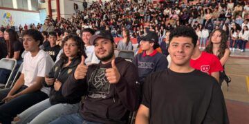 Más De 311 Mil Estudiantes De Prepa Y Universidad En Las Aulas: Iemsysem 23 Incendio Provocado Por Indigente En Bodega Abandonada De Apatzingán