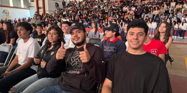 Más de 311 mil estudiantes de prepa y universidad en las aulas: Iemsysem 1 Incendio Provocado por Indigente en Bodega Abandonada de Apatzingán