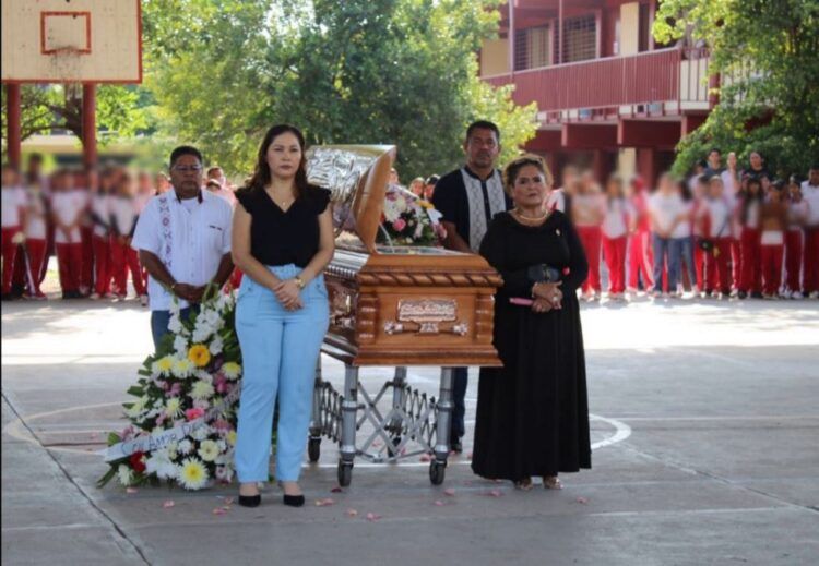 Presidenta Municipal De Buenavista Destaca Compromiso Con La Educación En Emotivo Homenaje Póstumo A Maestra Ejemplar 21 Delincuentes Matan A Hombre Y Atacan Una Casa, En Zamora