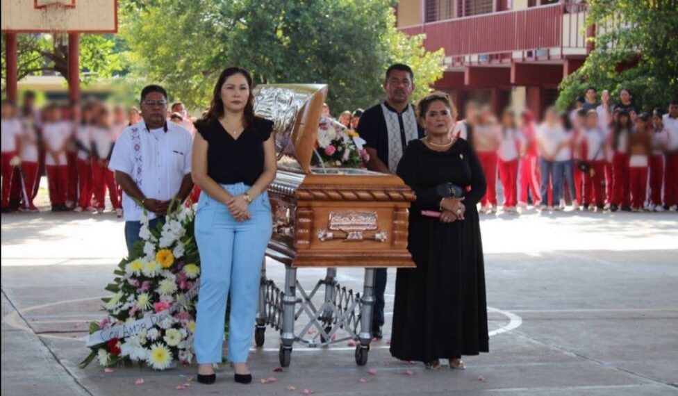 Presidenta Municipal De Buenavista Destaca Compromiso Con La Educación En Emotivo Homenaje Póstumo A Maestra Ejemplar