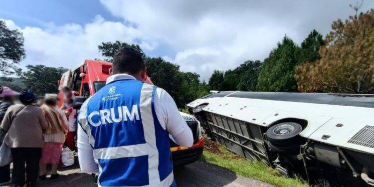 SSM atiende lesionados en accidente de autobús en carretera Zacapu-Quiroga 1 Construirá IMSS 19 Centros de Educación y Cuidado Infantil en Michoacán: Bedolla
