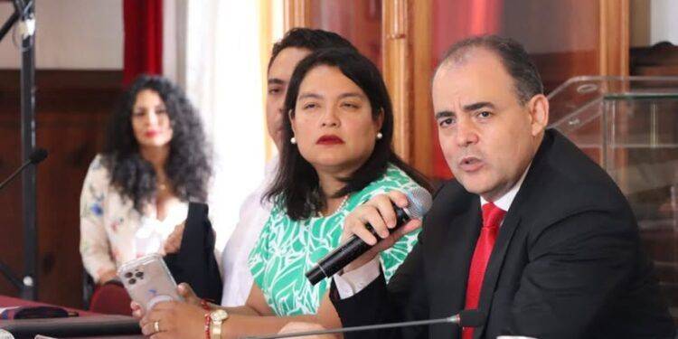 Baltazar Gaona señala incumplimiento de 17 cabildos en entrega de informes de gobierno 1 Vinculado a proceso, Policía Municipal de Zamora, presunto responsable de violación en agravio de una adolescente