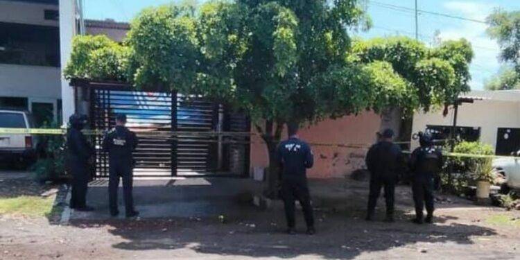 Encuentran a Hombre Sin Vida con Impacto de Bala en Nueva Italia 1 Familiares de desaparecidos en Peribán bloquean carreteras; exigen respuestas de autoridades