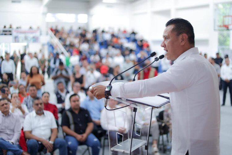 Sujeto A Exceso De Velocidad, Menor De 14 Años Resulta Herido Al Chocar Contra Vehículo Estacionado