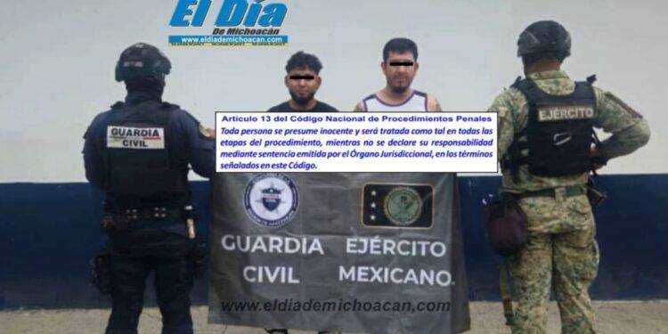 Fuerzas estatales y federales detienen a dos hermanos, presuntos responsables del delito de extorsión, en agravio de limoneros en la región de Apatzingán