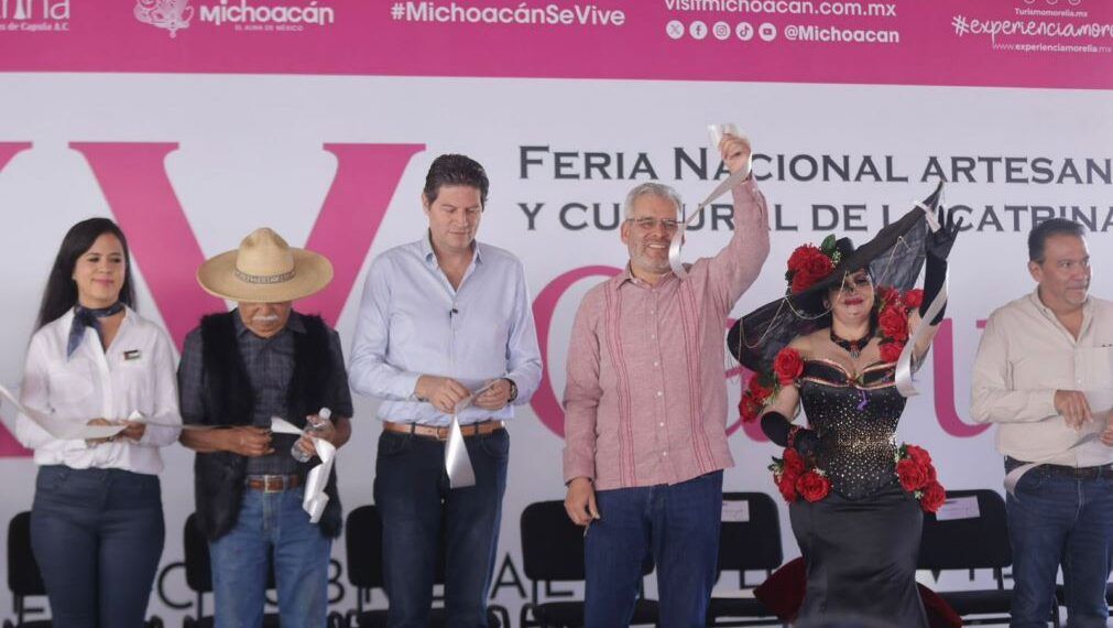 Alfredo Ramírez Bedolla Marca Distancias Con Raúl Morón Y Se Va A La Feria De Capula