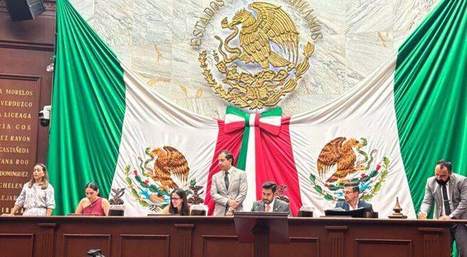 Designa Congreso del Estado a Felipe Orlando Aragón Andrade, como recipiendario de la Presea “Constitución de 1814” 1 Michoacán con tendencia a la baja en homicidio doloso en los últimos 9 meses: SSP