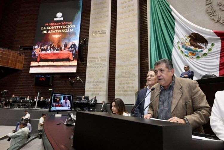 Cruz Lucatero Llama A Honrar El Legado De La Constitución De Apatzingán Y Solicita Esclarecer Los Lamentables Hechos Recientes En Apatzingán 21 Más De Seis Mil Desfilaron En Apatzingán Para Conmemorar El 211 Aniversario Del Decreto Constitucional