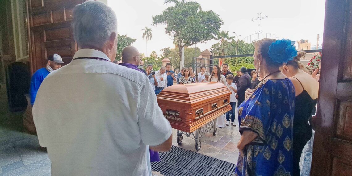 Con Misa De Cuerpo Presente, Apatzingán Despide A Bernardo Bravo Líder Limonero Asesinado