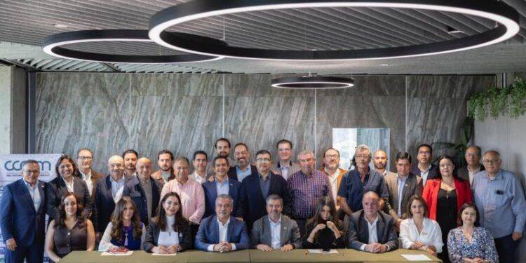 Morón y sector empresarial avanzarán en unidad por el desarrollo de Michoacán 1 Comando armado ataca la presidencia municipal de Zinapécuaro y lanza explosivos desde drones