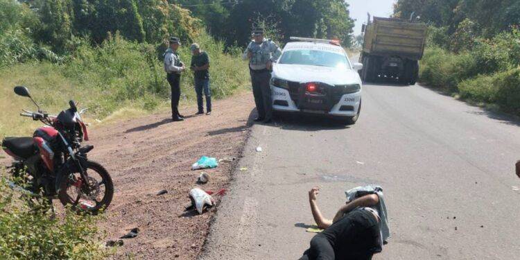Choque Frontal de Motocicletas en Múgica Cobra la Vida de una Mujer
