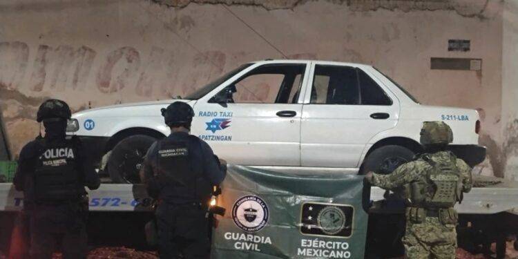Tras persecución policiaca e intercambio de disparos en Apatzingán, Incautan Taxi con Droga en el Ejido Morelos 1 Sujeto a exceso de velocidad, menor de 14 años resulta herido al chocar contra vehículo estacionado