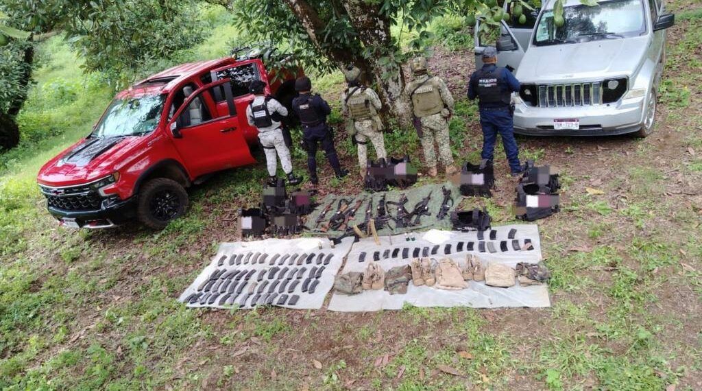 Aseguran Armamento Y Vehículos De Organización Delictiva, Durante Operativo Militar En Uruapan