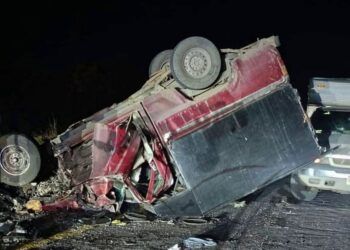 Volcadura En Apatzingán Deja Tres Heridos; Autoridades Investigan Posible Causa