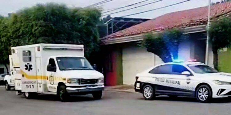 Sujeto a exceso de velocidad, menor de 14 años resulta herido al chocar contra vehículo estacionado 1 Sujeto a exceso de velocidad, menor de 14 años resulta herido al chocar contra vehículo estacionado