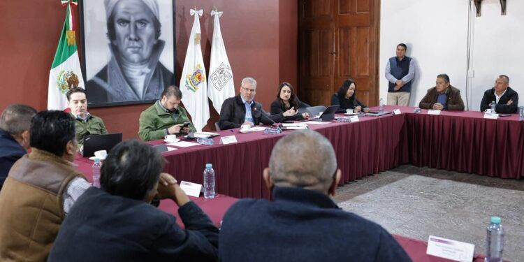 Acuerda Bedolla con transportistas, condonaciones y descuentos para el Buen Fin