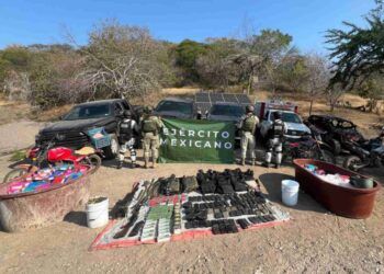Más De 300 Kilogramos De Droga Y 14 Armas Largas Asegurados En Huetamo Por Defensa Y Gn