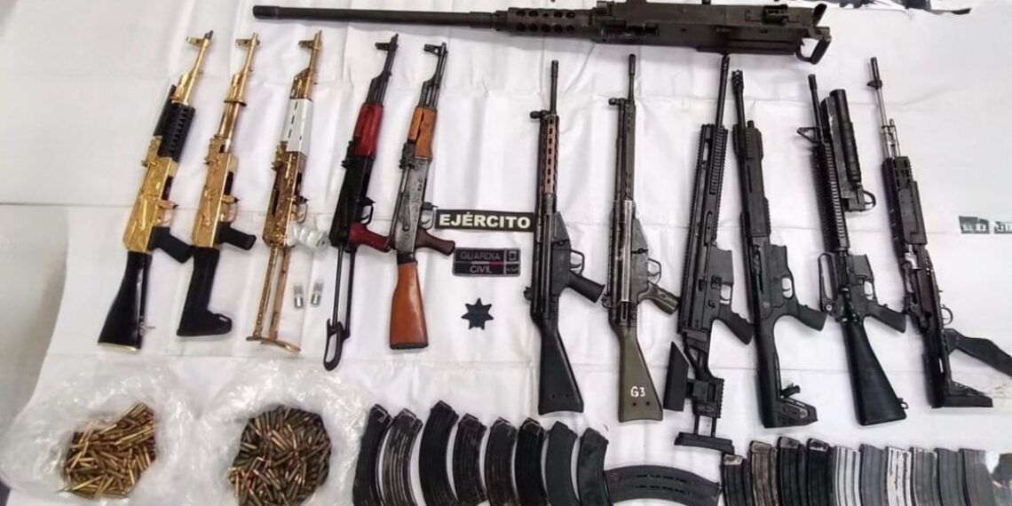 Fuerzas Estatales Y Federales Aseguran Ametralladora Y 11 Fusiles En Huetamo: Ssp