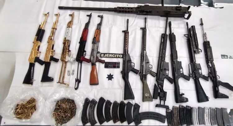Fuerzas Estatales Y Federales Aseguran Ametralladora Y 11 Fusiles En Huetamo: Ssp