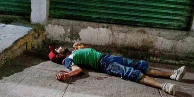 Reportan agresión a persona en situación de calle en mercado de Apatzingán 1 Fuerzas estatales y federales aseguran ametralladora y 11 fusiles en Huetamo: SSP