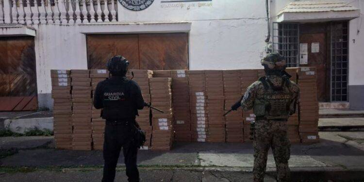 Recuperan Casi 400 Computadoras Robadas en Operativo Conjunto en Arteaga 1 Acuerda Bedolla con transportistas, condonaciones y descuentos para el Buen Fin
