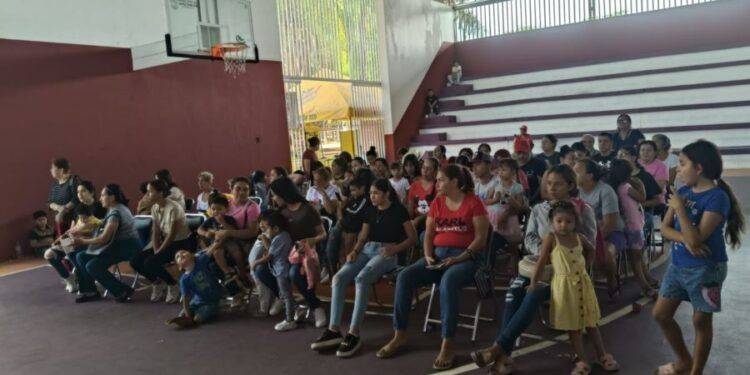 Un éxito segundo día de la campaña de vacunación en Apatzingán