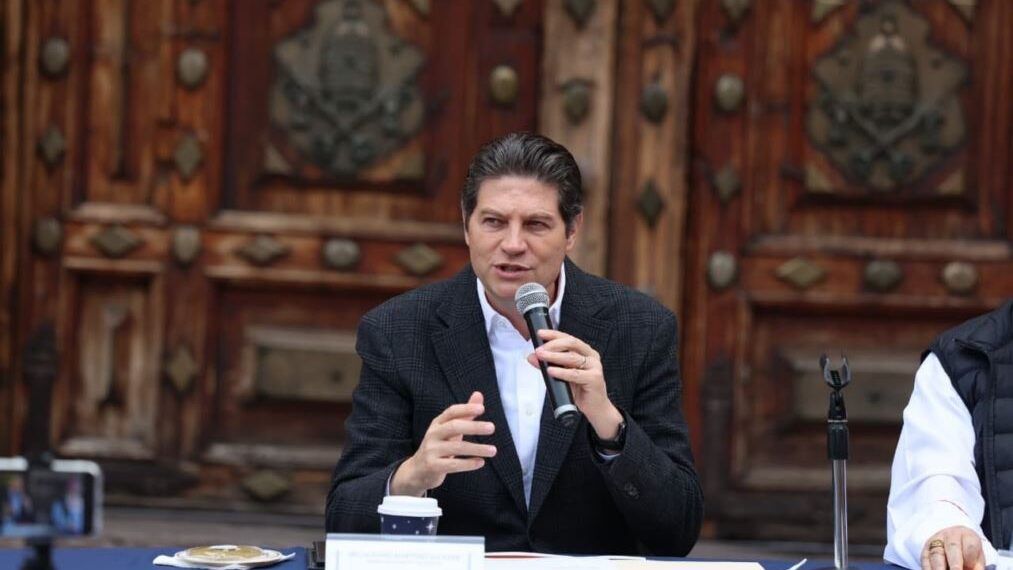 Alfonso Martinez A Celebrar La Cuarta Magno Posada Navidena