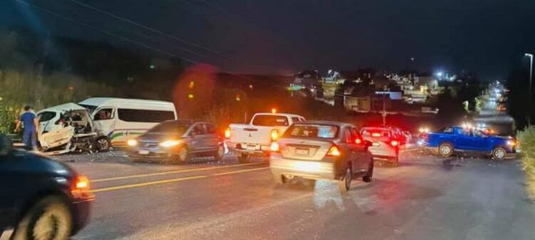 Dos Muertos Y Siete Heridos En Trágica Carambola Cerca De Ciudad Salud En Morelia 21 Asesinan A Tres Mujeres En Ataque Armado Dentro De Una Vivienda En Zamora