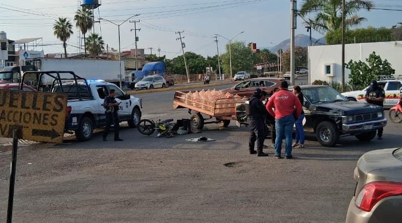 Choque Entre Motocicleta Y Vehículo Deja Un Herido En Apatzingán 19 Choque Entre Una Motocicleta Y Un Vehiculo - El Día De Michoacán