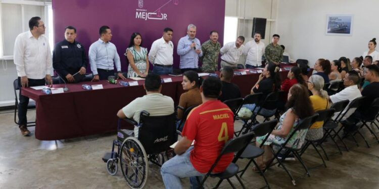 Entrega Bedolla apoyos a víctimas de explosión en Coahuayana 1 Entrega Bedolla apoyos a víctimas de explosión en Coahuayana