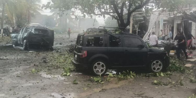 Explosión de Coche-Bomba en Coahuayana deja 5 muertos y caos, mientras el gobernador Bedolla se encontraba en evento político en la CDMX