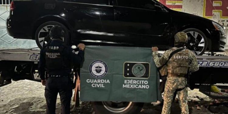 Entrega Bedolla apoyos a víctimas de explosión en Coahuayana