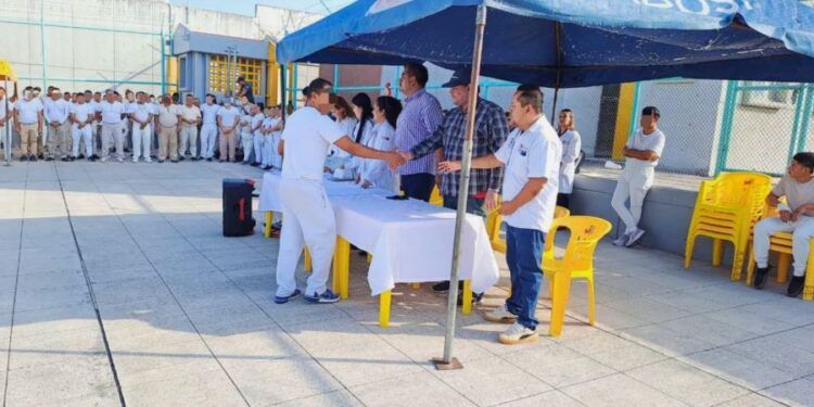 Atacan Patrulla De Municipales En Tingüindín