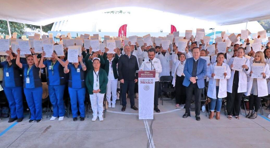 Llegan Medicos - El Día De Michoacán